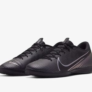 Nike Vaper 13 Academy Black‎ Soccer Shoes Men’s 7.5/Women’s 9, brand new in box